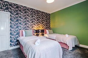 Newly Renovated home-Manchester