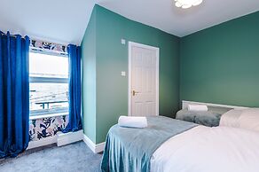 Newly Renovated home-Manchester