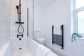 Newly Renovated home-Manchester