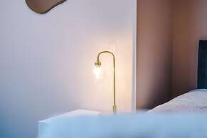 Newly Renovated home-Manchester