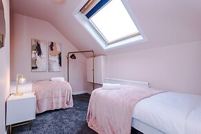 Newly Renovated home-Manchester