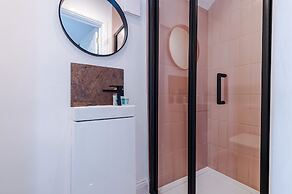 Newly Renovated home-Manchester