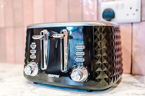 Newly Renovated home-Manchester