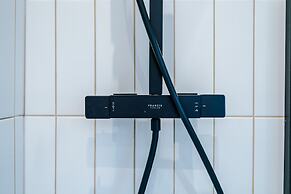 Newly Renovated home-Manchester