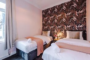 Newly Renovated home-Manchester