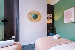 Newly Renovated home-Manchester