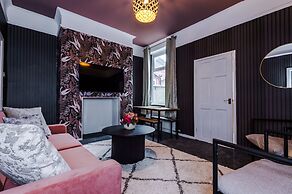 Newly Renovated home-Manchester