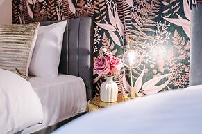 Newly Renovated home-Manchester