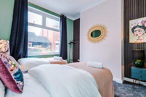 Newly Renovated home-Manchester