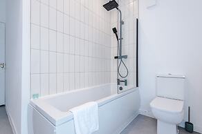 Newly Renovated home-Manchester