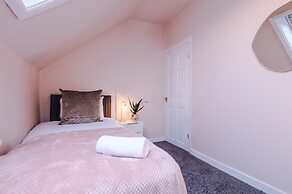 Newly Renovated home-Manchester