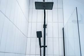 Newly Renovated home-Manchester