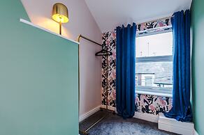 Newly Renovated home-Manchester