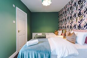 Newly Renovated home-Manchester