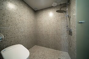 Hound Hotel Gimhae Samgye