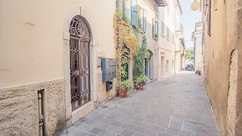 Old Town Alley - Italian Homing