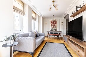 Sleek Flat 6 min to Istiklal Ave in Beyoglu