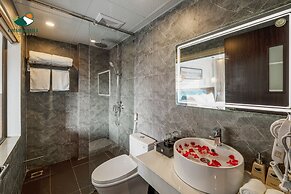 Charm Hill Sapa Hotel