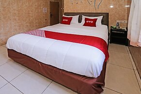 SUPER OYO 92672 Hotel Bsd