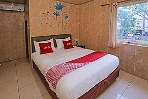 Super OYO 92672 Hotel Bsd