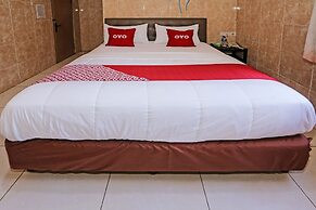 Super OYO 92672 Hotel Bsd