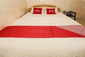 Super OYO 92672 Hotel Bsd