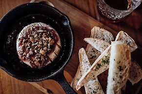 Lake Mahinapua Hotel