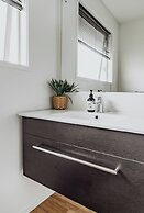 Lake Mahinapua Hotel