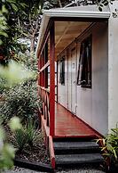 Lake Mahinapua Hotel