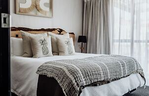 Lake Mahinapua Hotel