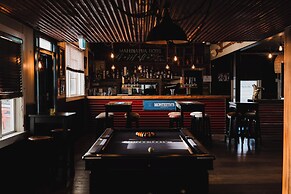 Lake Mahinapua Hotel