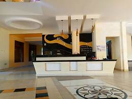 Cool Breeze Beachfront Apartments