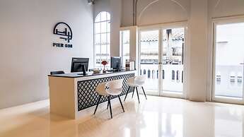 PIER 808 Hostel