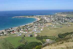 Hampton on Apollo - Ocean Mountain View Creekside Retreat Pet Friendly