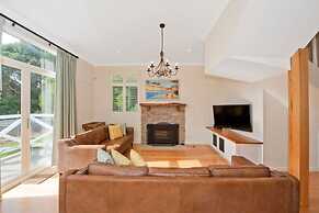 Hampton on Apollo - Ocean Mountain View Creekside Retreat Pet Friendly