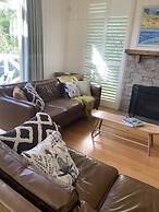 Hampton on Apollo - Ocean Mountain View Creekside Retreat Pet Friendly