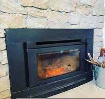 Hampton on Apollo - Ocean Mountain View Creekside Retreat Pet Friendly