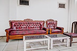 SPOT ON 92791 4 Saudara Hotel