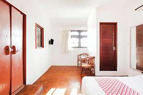 OYO 4003 Ceria Guesthouse SeminyakNearSeminyak Beach