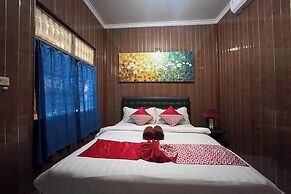 OYO 4003 Ceria Guesthouse SeminyakNearSeminyak Beach