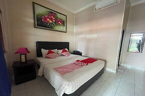 OYO 4003 Ceria Guesthouse SeminyakNearSeminyak Beach