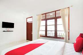 OYO 4003 Ceria Guesthouse SeminyakNearSeminyak Beach