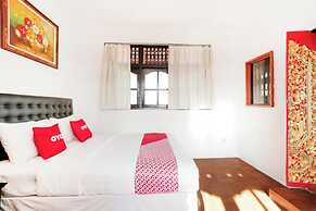 OYO 4003 Ceria Guesthouse SeminyakNearSeminyak Beach