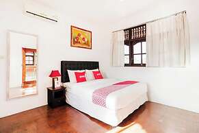 OYO 4003 Ceria Guesthouse SeminyakNearSeminyak Beach