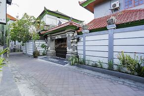 OYO 4003 Ceria Guesthouse SeminyakNearSeminyak Beach