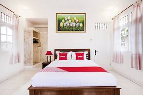 OYO 4003 Ceria Guesthouse SeminyakNearSeminyak Beach