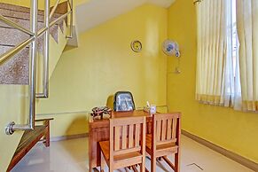 OYO 92792 Umi Rahayu Guesthouse