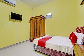 OYO 92792 Umi Rahayu Guesthouse