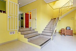 OYO 92792 Umi Rahayu Guesthouse