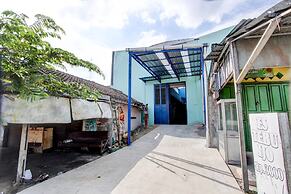 SPOT ON 92814 Gioba Kost Syariah